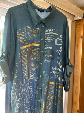 Tricotto Blue Denim Button-Up Top with Gold Script